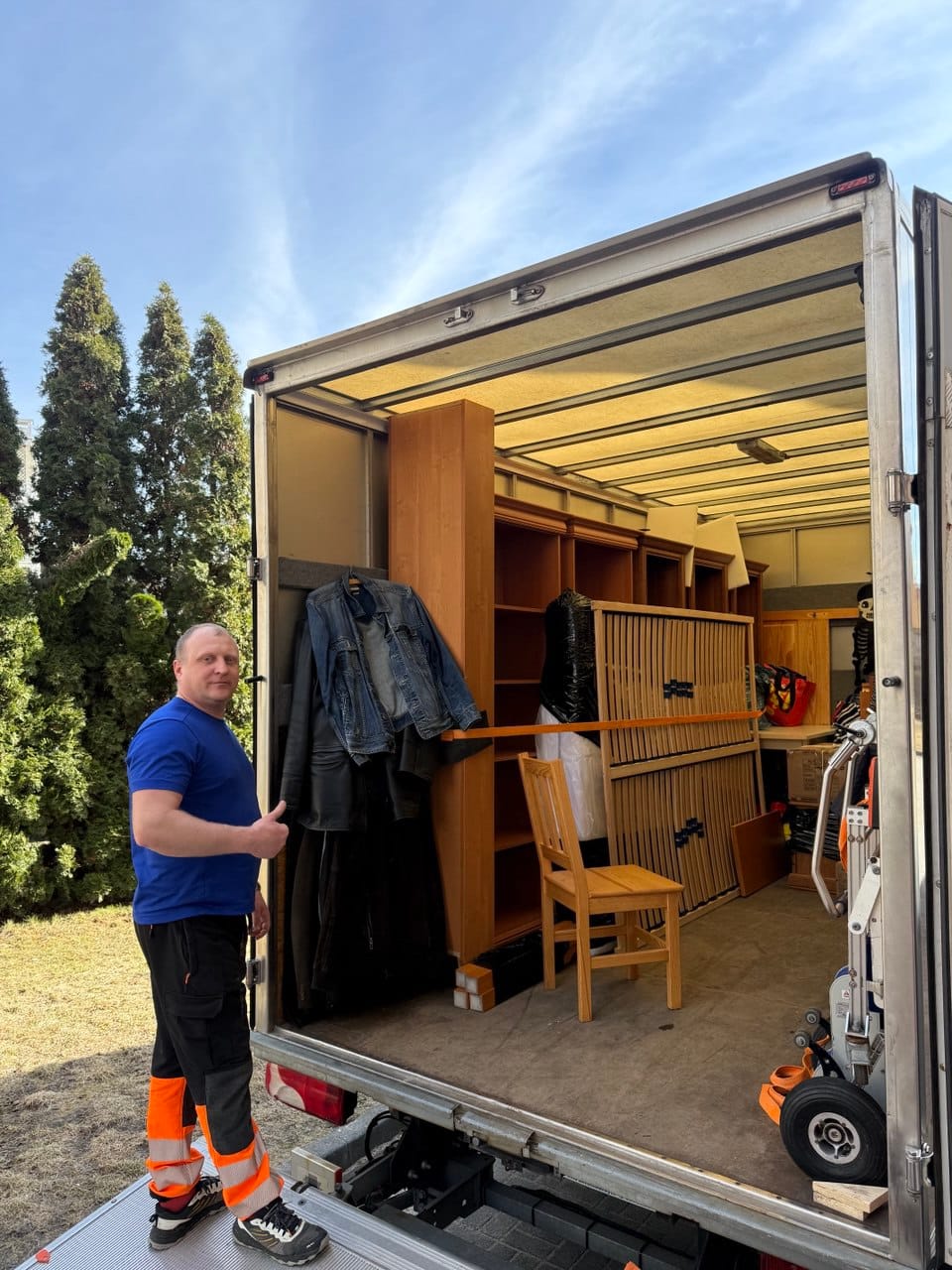 ekipa-przeprowadzkowa-bydgoszcz-auto.jpg usługi przeprowadzkowe bydgoszcz-auto