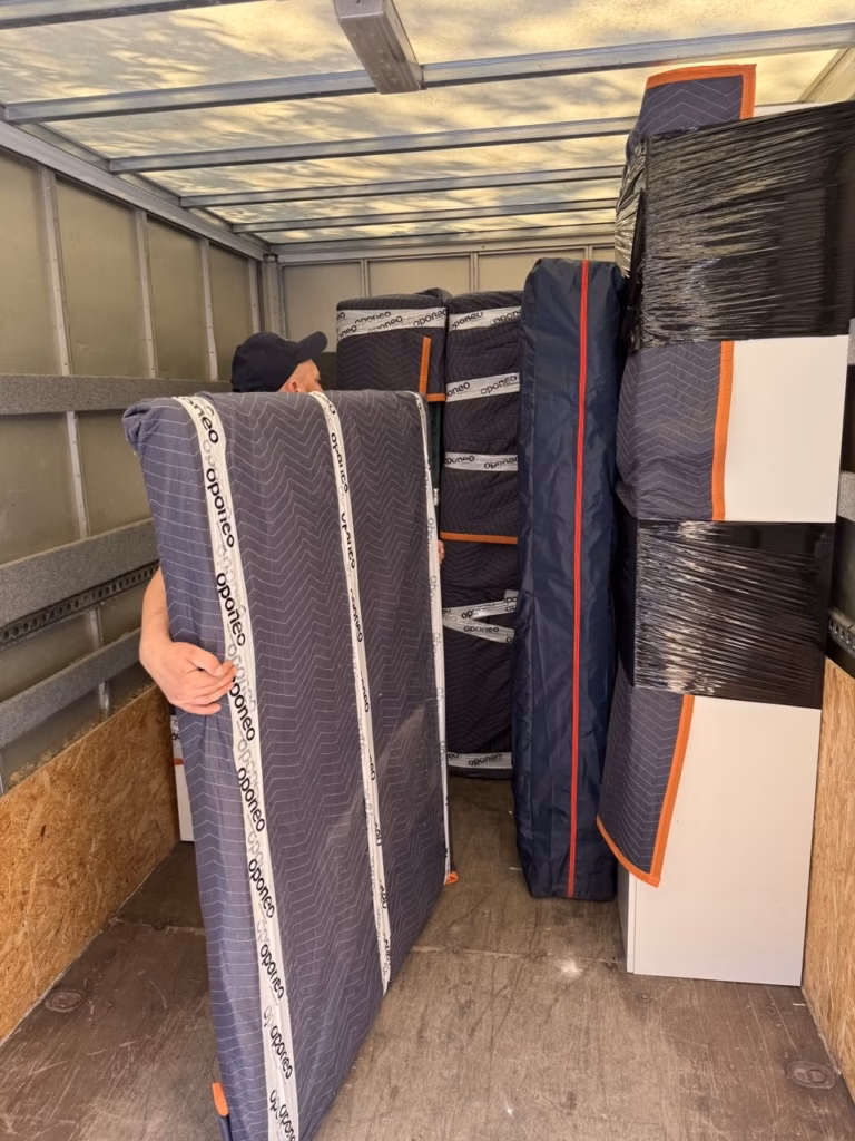 transport-mebli-zabezpieczenie-kocami-przeprowadzkowymi